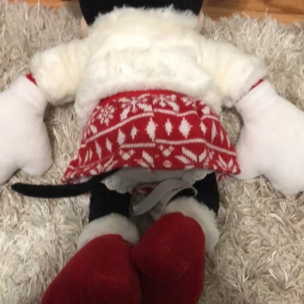Disney 16” winter snowflake‎ Minnie Mouse plush